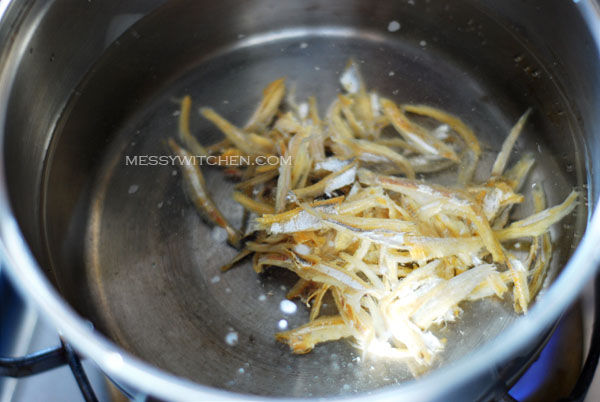 Boil Dried Anchovies